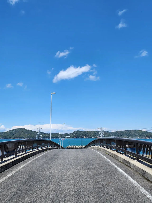 【船で15分の楽園⛵菅島で出会う“海女の島”と絶景ハイキング】