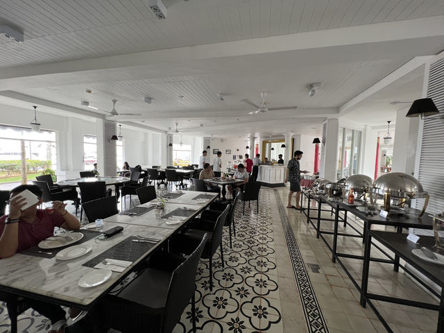 ☀️ Breakfast by the Sea: Selera Restaurant at Nongsa Point