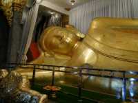 วัดถ้ำเขาย้อยเพชรบุรี
