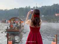 ล่องเรือบ้านรักไทยตอนเช้าในหมอกฝัน ☁️🚣‍♀️