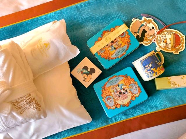 The Magical Shanghai Disneyland Hotel!