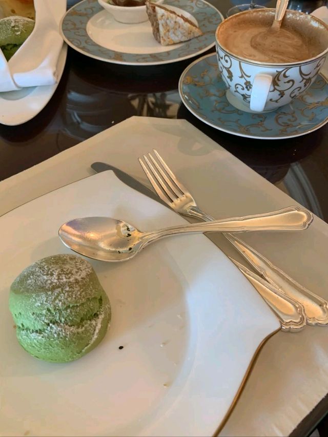 🌟🏙️ Island Shangri-La, Hong Kong – Enjoy Delicious food 