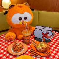 Holiday Pastry - Garfield's House ย่านเจริญนคร