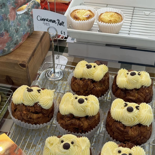 Delicate Layers & Pastel Dreams – My Visit to Café Margaret, Seoul