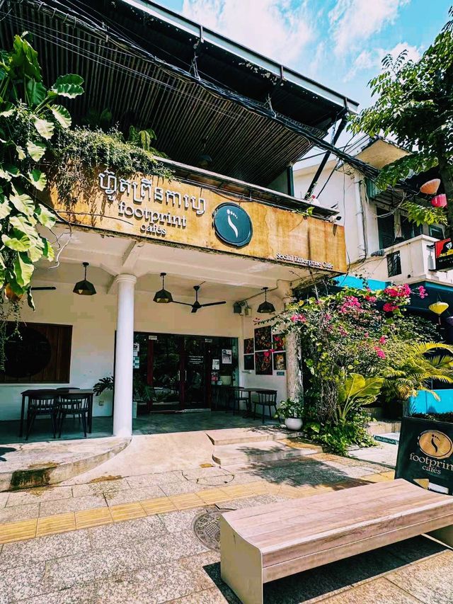 柬埔寨暹羅著名網紅景點咖啡店：Footprint cafe Siem Reap，適合打卡拍照📸