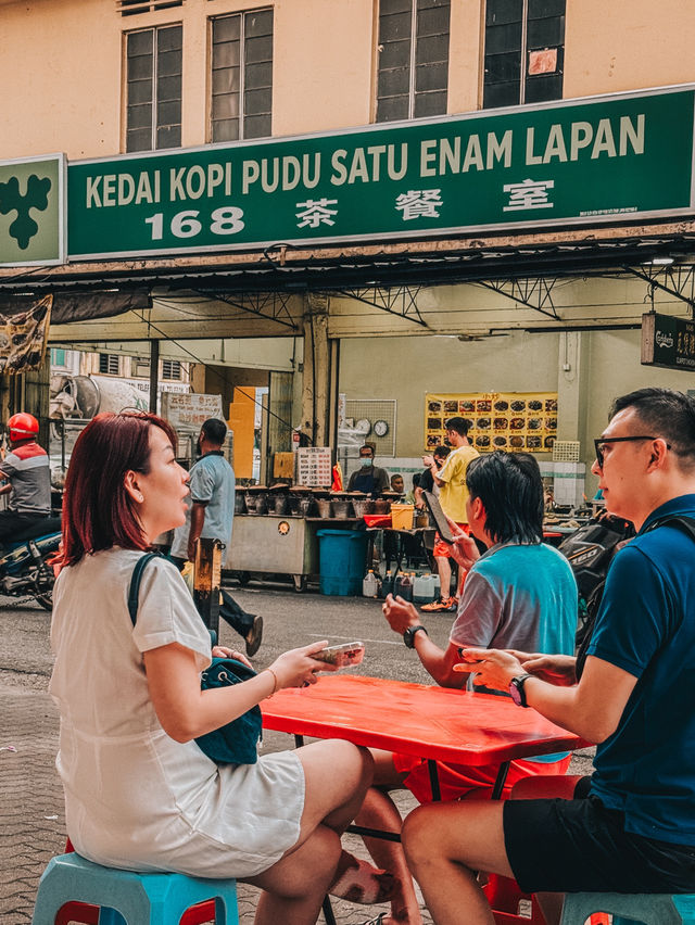 Roadside Sizzle – Claypot Chicken Rice Worth the Wait at Kedai Kopi Pudu Satu Enam Lapan