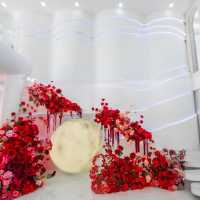   คาเฟ่างแสนกับธีม The Red Flower ตกแต่งด้วยดอกไม้
