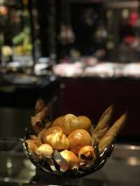 Dining at Joël Robuchon Hong Kong: A Culinary Masterpiece 🇭🇰