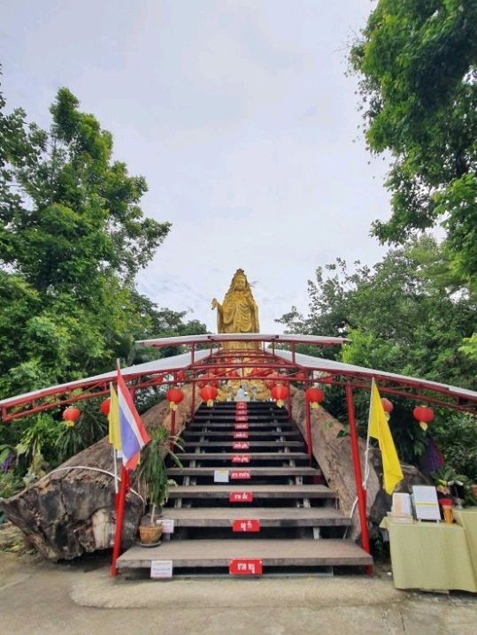 วัดสามพราน  ทำบุญกับมังกรแห่งธรรม