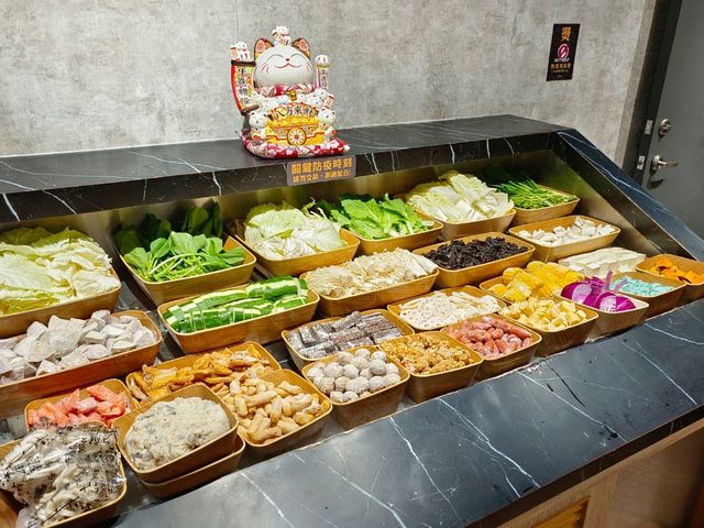 新莊吃到飽，築間幸福鍋物新莊中悅廣場店