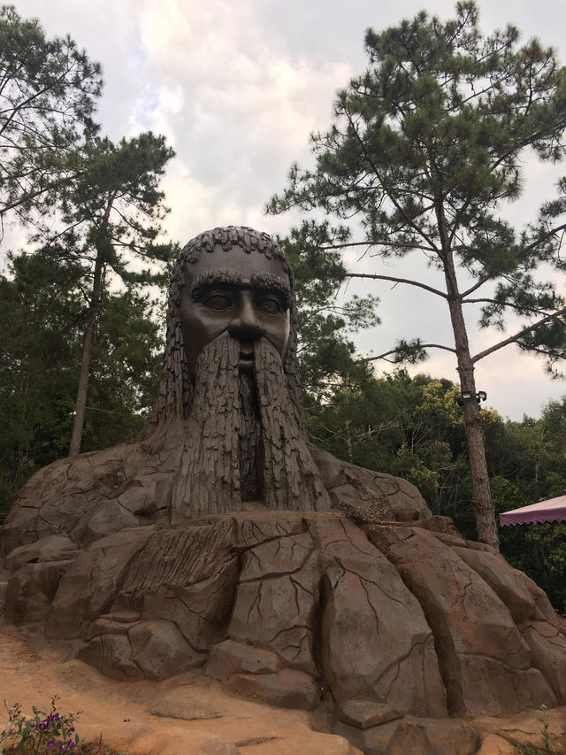 Da Lat’s Dirt Cathedral: Where Folk Madness Melts Into A Labyrinth Of Sweat- Slicked Hallucinatiosn