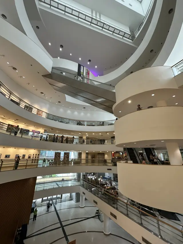 曼谷藝術與文化中心｜東南亞當代藝術的前衛殿堂 🎨