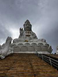 Wat Huay Pla Kang the peace dragons tower 