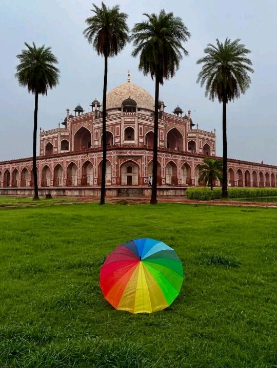 🏰 Whispers of the Past: A Stroll Through Humayun’s Tomb 🌿 🏰 Whispers of the Past: A Stroll Through Humayun’s Tomb 🌿
