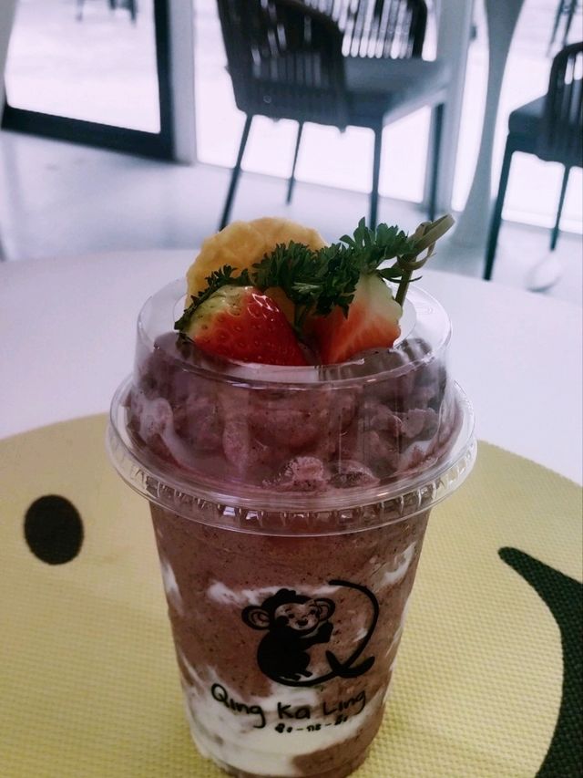 🌿☕ รีวิว คาเฟ่สีขาว “ชิง กะ ลิง” 🐒