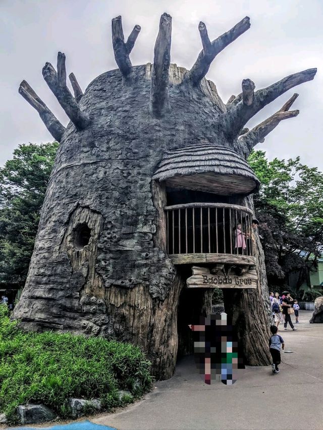sprawling oasis of nature and culture nestled in Gwacheon, just outside the bustling heart of Seoul