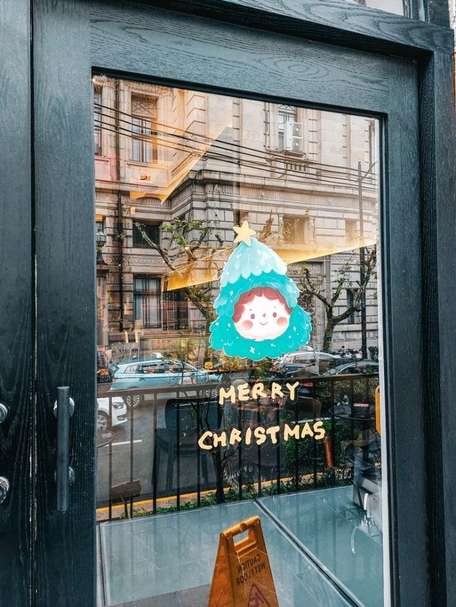PUNCHLINE Cafe Shanghai