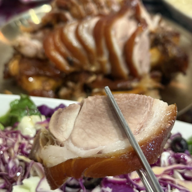 「豬腳好食,配菜麻麻🙈」 「豬腳好食,配菜麻麻🙈」
