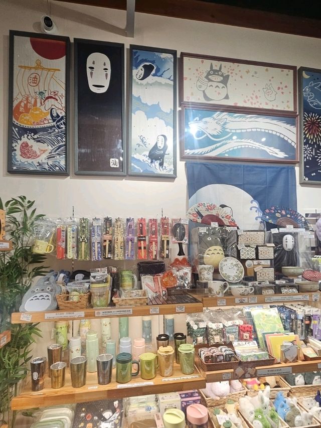 打卡無臉男藝術雕塑🖤,鍾意宮崎駿嘅朋友千萬不可以錯過 打卡無臉男藝術雕塑🖤,鍾意宮崎駿嘅朋友千萬不可以錯過