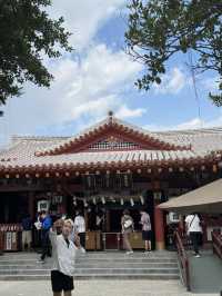 日本沖繩|波上宮——臨海朱紅聖域,龍口淨水與金色神獸庇佑,俯瞰波之上海灘的祈願之所