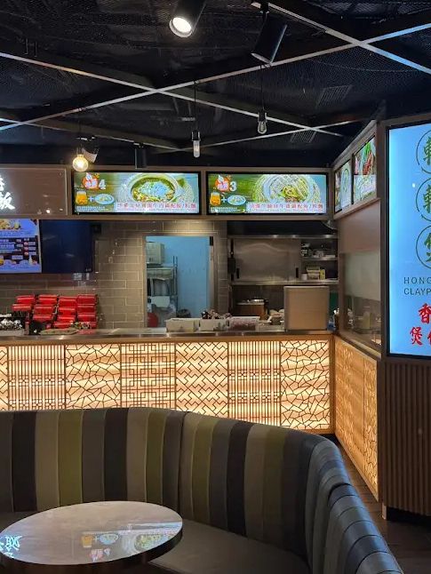 在鬧市中挖到一家性價比煲仔飯