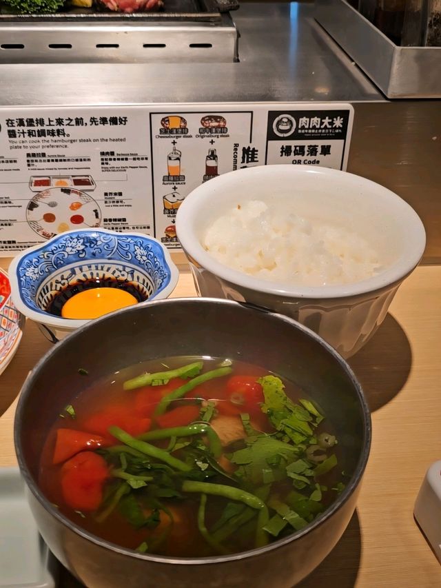 經常大排長龍的「肉肉大米」