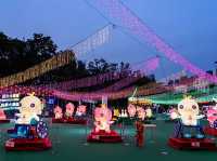 Celestial Glow, Earthly Delights: Hong Kong’s Fusion of Moon Cakes and Modernity 