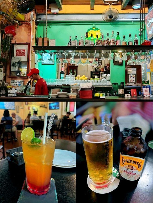 🍕🥦🥃🍢🌶️🫛🍛🍗☕ Malacca Best Nightlife: Live Tunes & Local Flavours at Geographér Café!