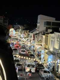 คาเฟ่–บาร์ลับ ๆ อยู่บนรูฟท็อปกลางย่านเมืองเก่า 