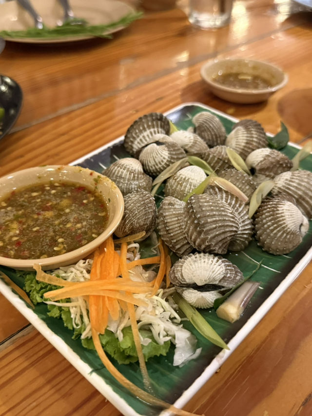 สายซีฟู้ดต้องห้ามพลาด! ร้านนี้เด็ดสมชื่อ