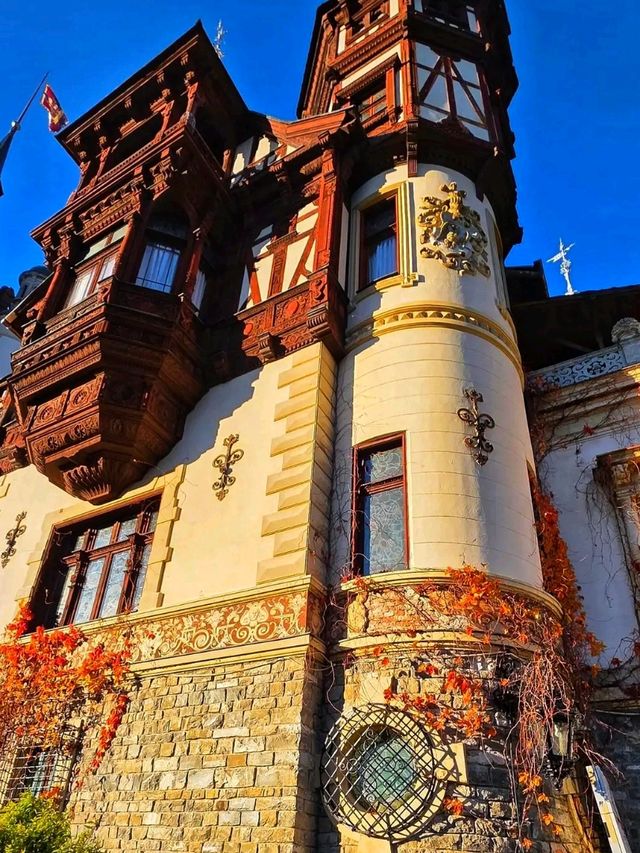 👑 A Fairytale Come to Life – Peleș Castle, Romania