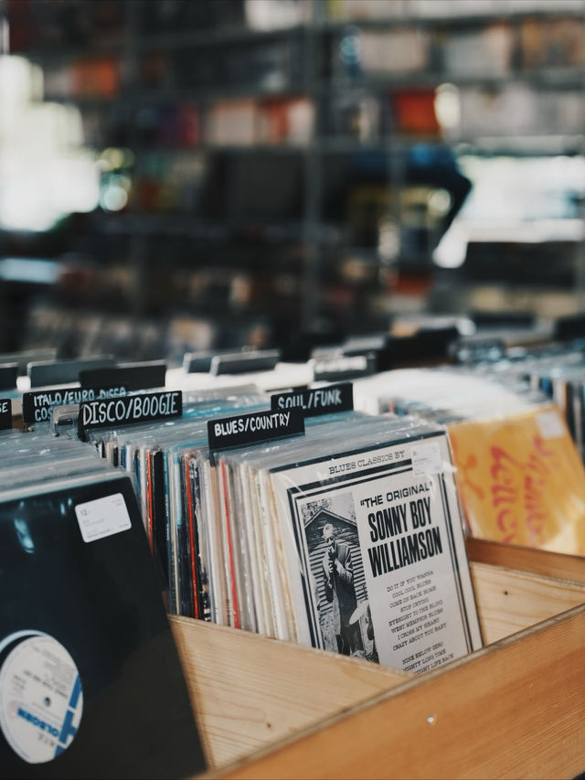 瑞士旅行 在黑膠與咖啡之間,遇見日內瓦的慢節奏 瑞士旅行 在黑膠與咖啡之間,遇見日內瓦的慢節奏