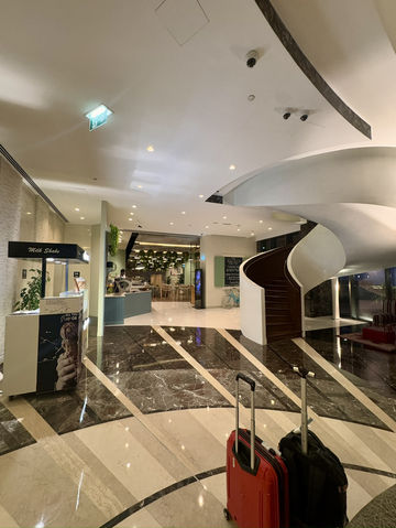 두바이 몰 앞 최고의 레지던스 호텔, Mövenpick