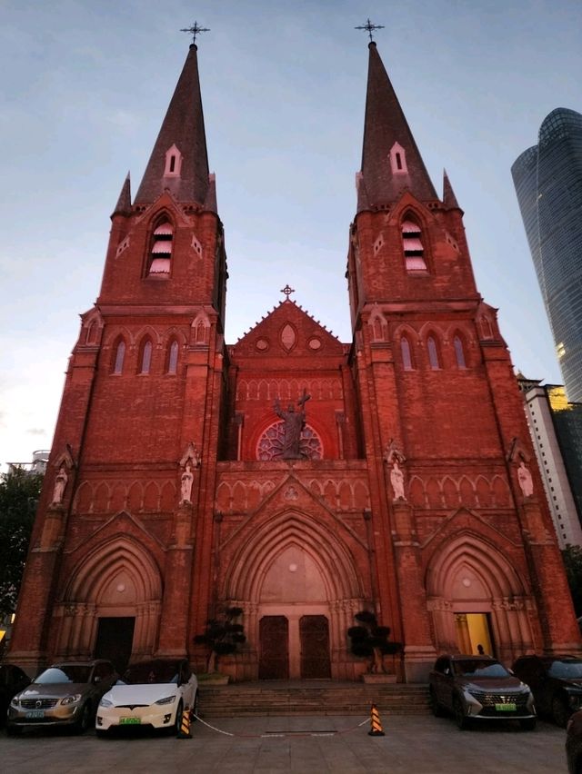 Shanghai’s Iconic Gothic Gem: St. Ignatius Cathedral at Dusk 🌆✨ Shanghai’s Iconic Gothic Gem: St. Ignatius Cathedral at Dusk 🌆✨