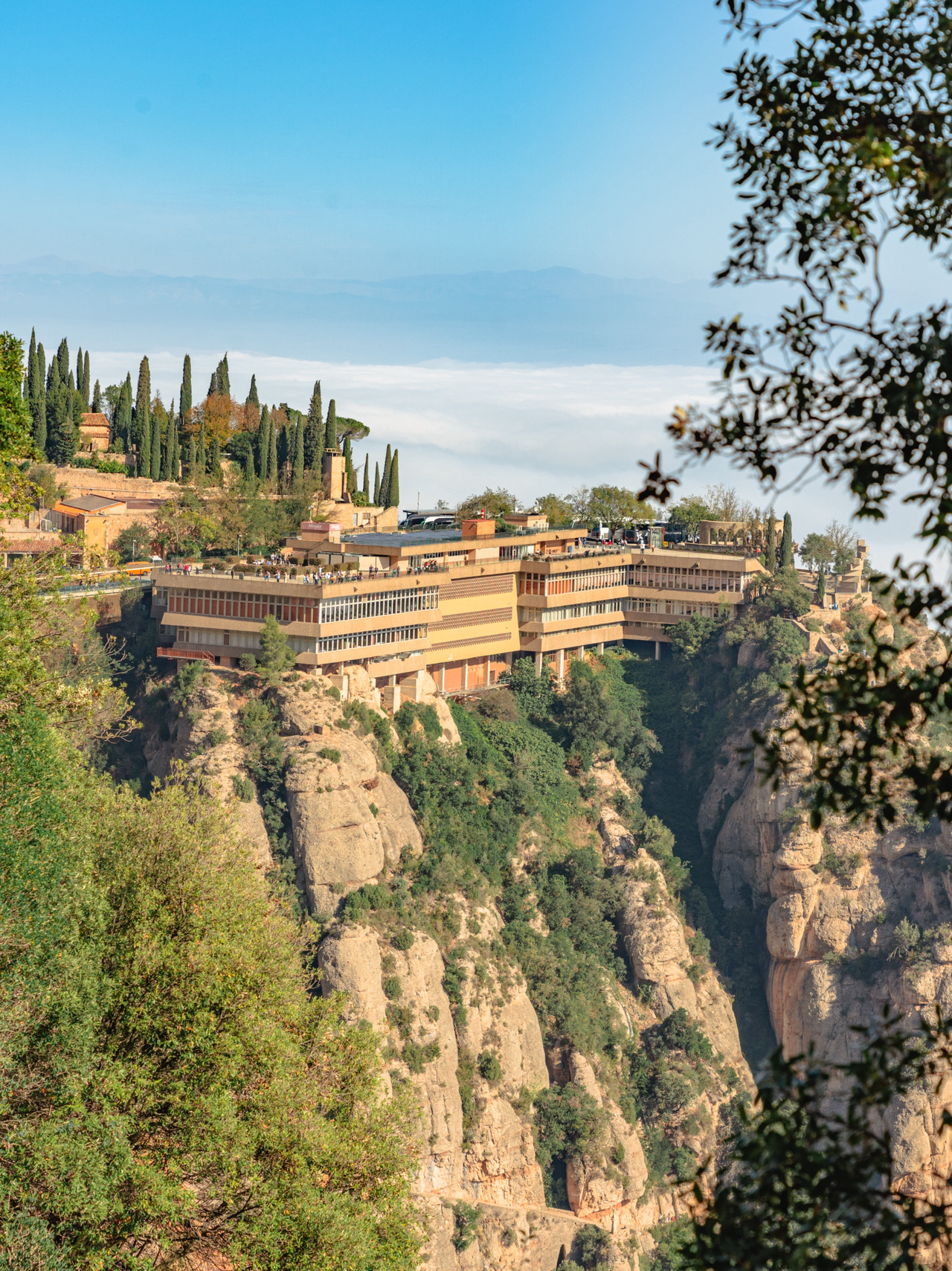 Montserrat, một địa điểm du lịch gần Barcelona, ​​Tây Ban Nha.