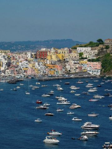 アマルフィ海岸 (Amalfi Coast, イタリア): 世界で最も美しい海岸