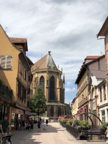 🧩 A collection of small, divided landscapes