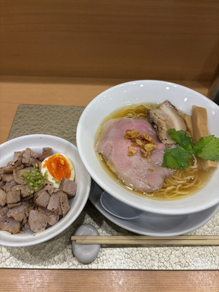 [Osaka] The Most Popular Golden Clam Ramen is Absolute Perfection! A Must-Visit Spot with a Line Inside Namba Station.