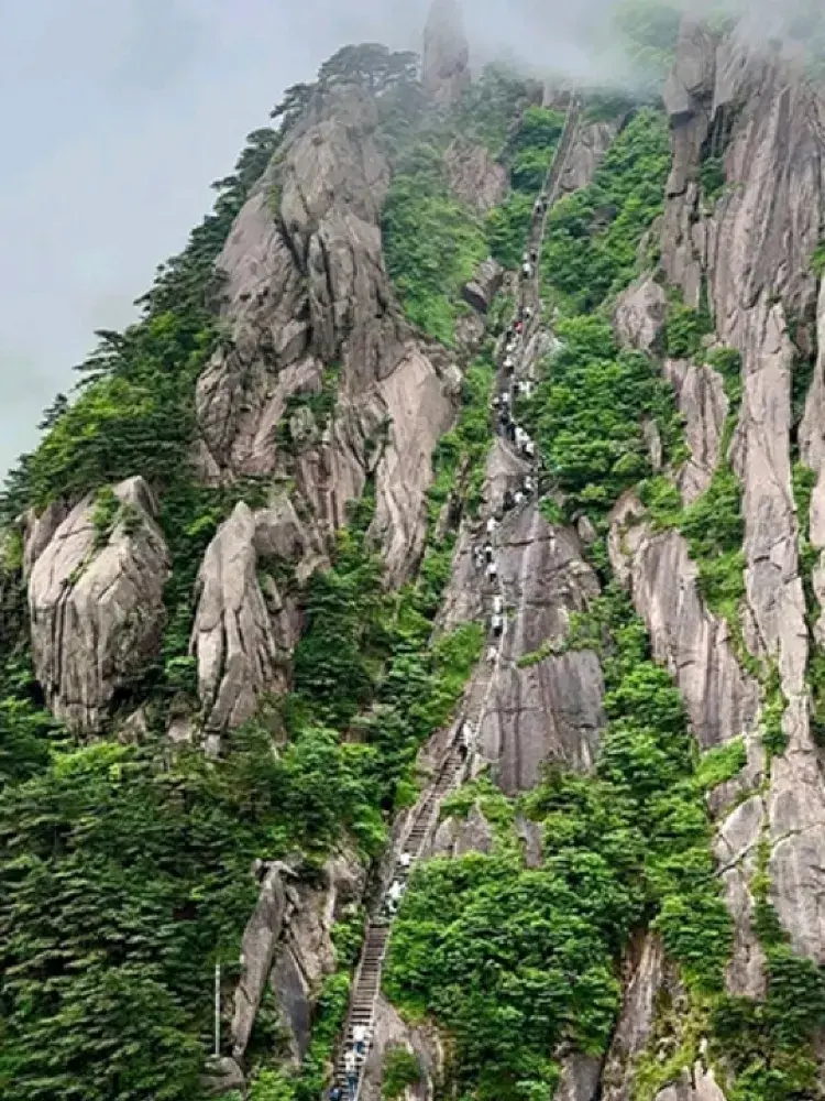 百步雲梯 | 黃山最驚險刺激的攀登。