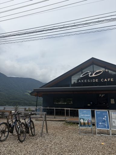 Nagano, Lake Aoki] Enjoy the spectacular view of the lake at 