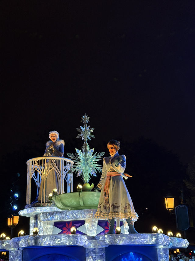 Christmas at Shanghai Disney Resort!