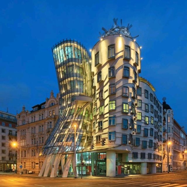 ❤️ The Dancing House, Prague