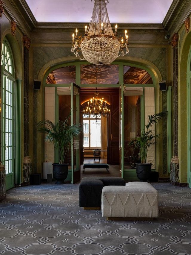 A Well-Kept Secret Near the Arc de Triomphe 🗝️