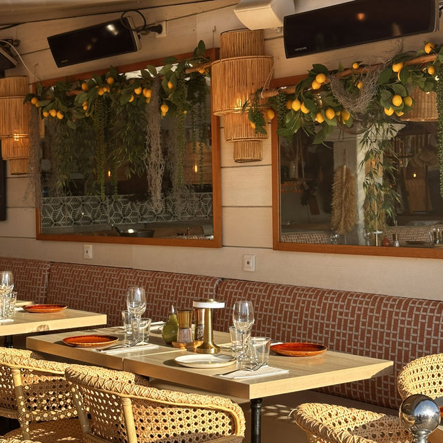 Welcoming Italian restaurant in the south of France!