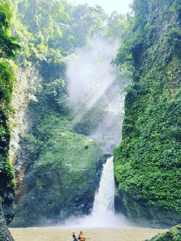 🌞 5 Epic Day Trips from Manila You Need to Try! 🚗💥