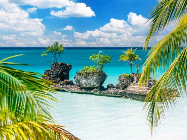 Boracay, Philippines: The gateway for beach lovers and water sports enthusiasts!