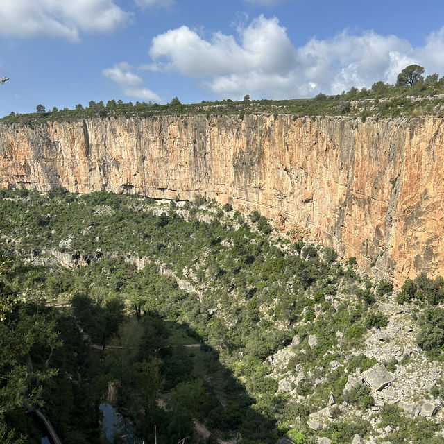 Hiking in Chulilla, Spain