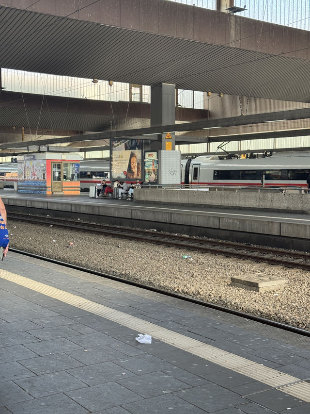 🚂 สถานีรถไฟ Düsseldorf