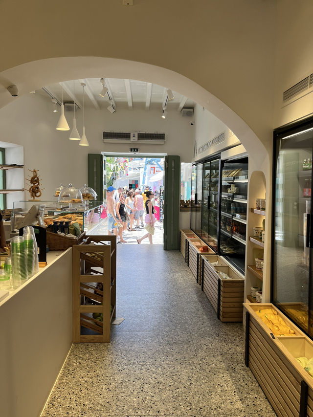 Mykonos | Enjoy the coffee from the cosy cafe 