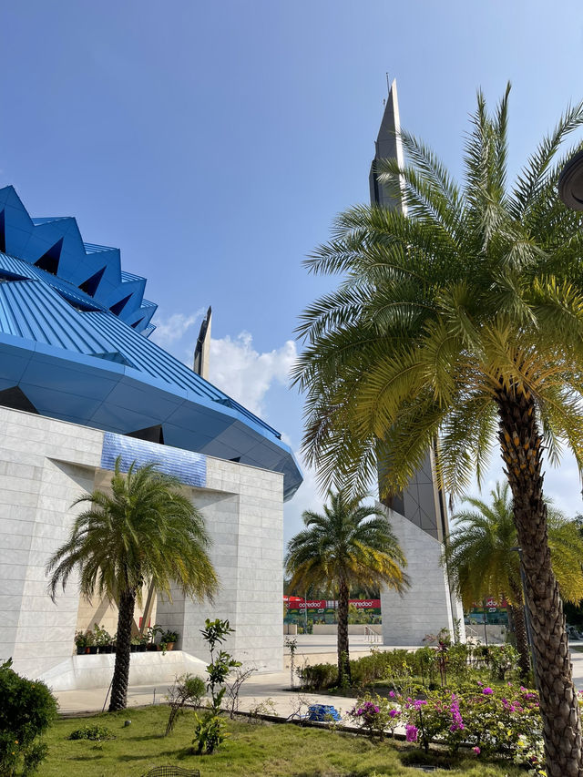 🏛️ Malé Architecture – A Blend of Tradition & Modernity 🌴✨